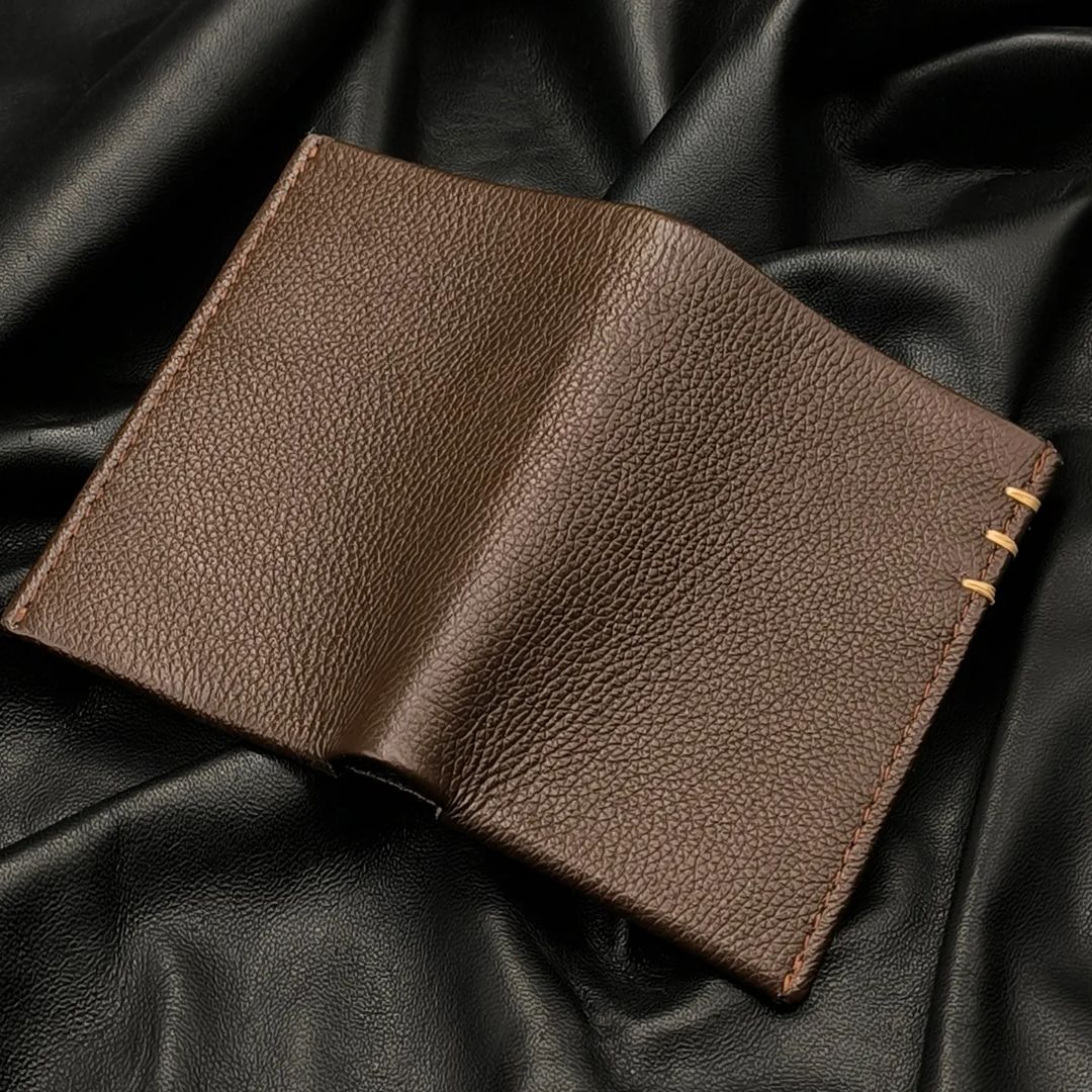 TINY TUCK LEATHER WALLET